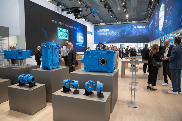 In Hanover, the drive manufacturer is showing how it is creating competitive advantages for its customers as a pioneer of digital transformation. Previously impossible: by completely digitizing the engineering process, Flender builds fully individualized, tailor-made gearboxes that can be configured in just five clicks - "as fast as checking out at Amazon".
